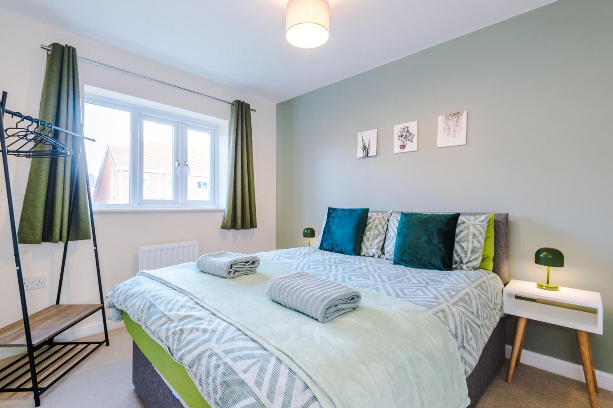 Modern Semi Detached In A Quiet Location, Driveway Parking Villa Ewloe Exterior photo